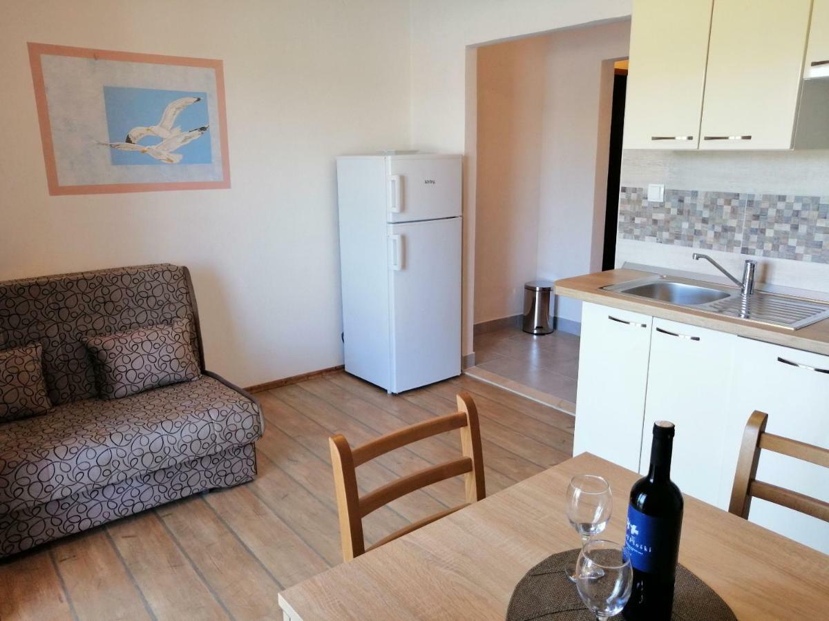 Apartments And Room Caric Jelsa  Exterior foto